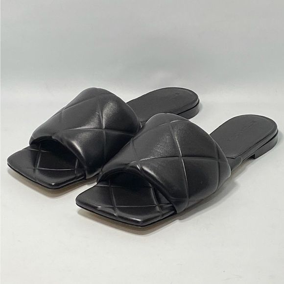 Bottega Veneta Shoes - Bottega Veneta The Padded Flat Sandals size 40